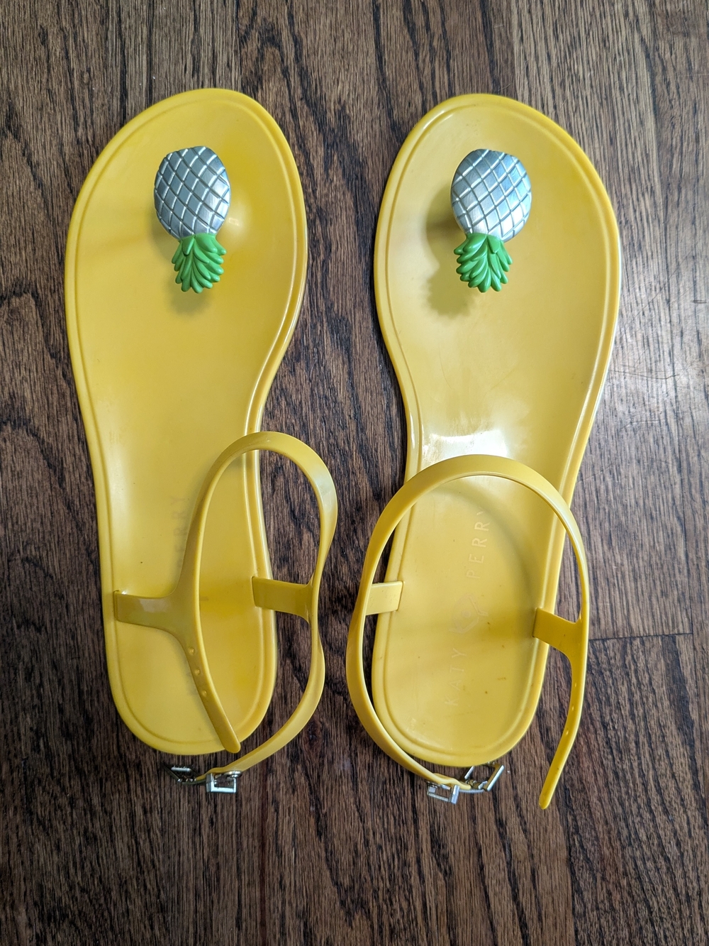 Katy Perry Yellow Pineapple Jelly Sandals, Size 10
